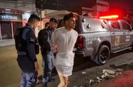 VEJA VÍDEO: Homem invade faculdade e faz duas funcionárias reféns após esfaquear pessoa durante briga em Manaus