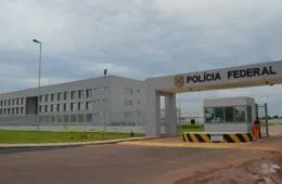 Polícia Federal cumpre mandados em Boa Vista contra grupo suspeito de promover migração ilegal