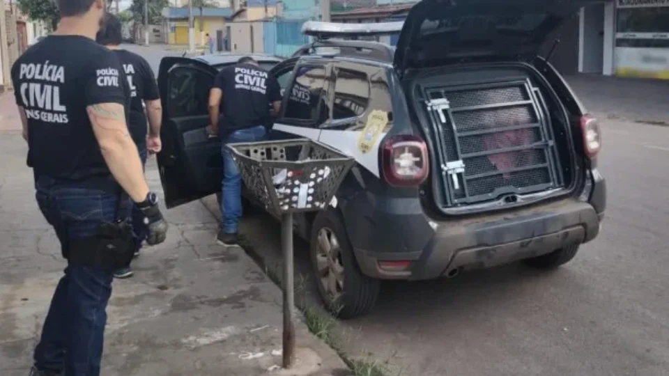 Homem é preso após agredir, ameaçar e enforcar companheira em Manaus