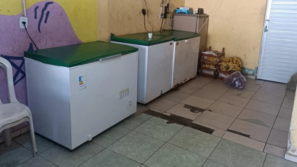 Três pessoas são conduzidas à delegacia por suspeita de furto de energia em Belém