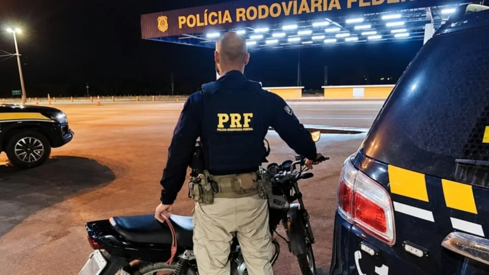 DUPLA OCORRÊNCIA: PRF apreende moto com motor adulterado e prende foragido no Amapá