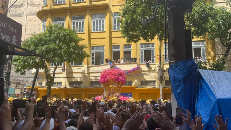 CÍRIO 2026 | Com 5 horas, procissão revela devoção de romeiros. Veja fotos e vídeos