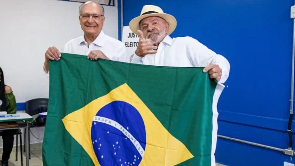 Eleições 2026: Lula vence em 4 dos primeiros 5 países a encerrar votação no exterior