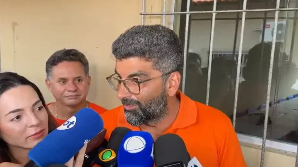 ELEIÇÕES 2026 | Candidato Daniel Santos (Podemos) vota em Ananindeua e diz ter ‘melhor expectativa possível’ para resultado
