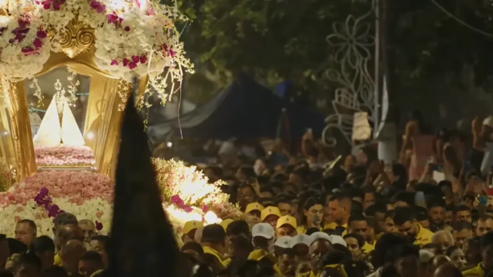 CÍRIO 2026 | Nossa Senhora de Nazaré é homenageada por Fafá de Belém na estação das docas