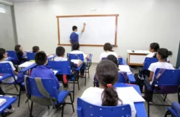 Rede estadual suspende aulas em Manaus e dois municípios do AM devido à fumaça
