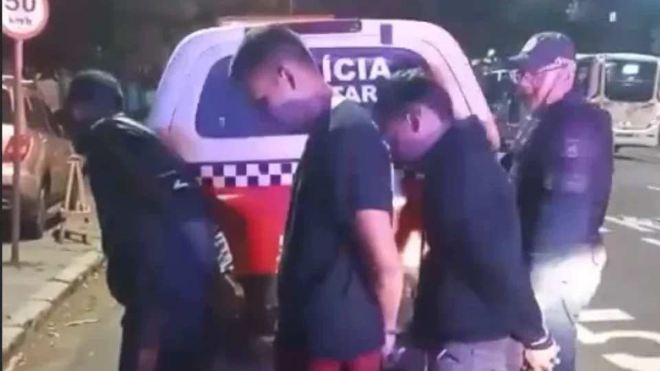 VEJA O VÍDEO | Trio é preso após roubo de canetas emagrecedoras em farmácia de Belém