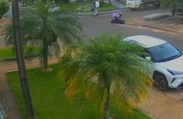 VEJA O VIDEO: Comerciante morre após passar mal e cair de motoneta