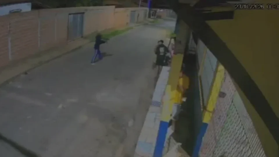 Veja o video; Jovem é retirado à força de bar e morto a tiros por grupo armado