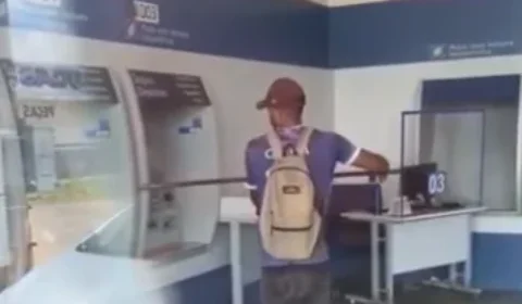 Veja o video; Homem é preso ao tentar arrombar caixa eletrônico com alavanca