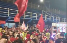 VEJA | Após reeleição de Lula, apoiadores se concentram para Festa da Vitória em Belém