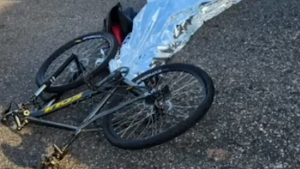 Ciclista morre atropelado por ônibus