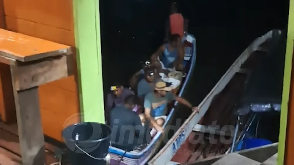VEJA O VÍDEO | Queimadas em mata forçam ribeirinhos a abandonarem suas casas