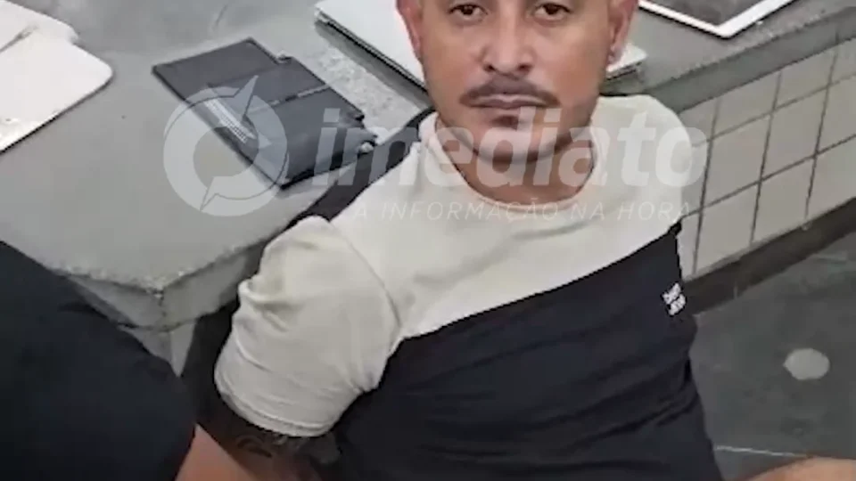 “Mortadela” e outros suspeitos são presos em flagrante após assalto à loja de celulares