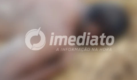 IMAGENS FORTES | Homem é encontrado morto em residencial. Mistério toma conta do caso