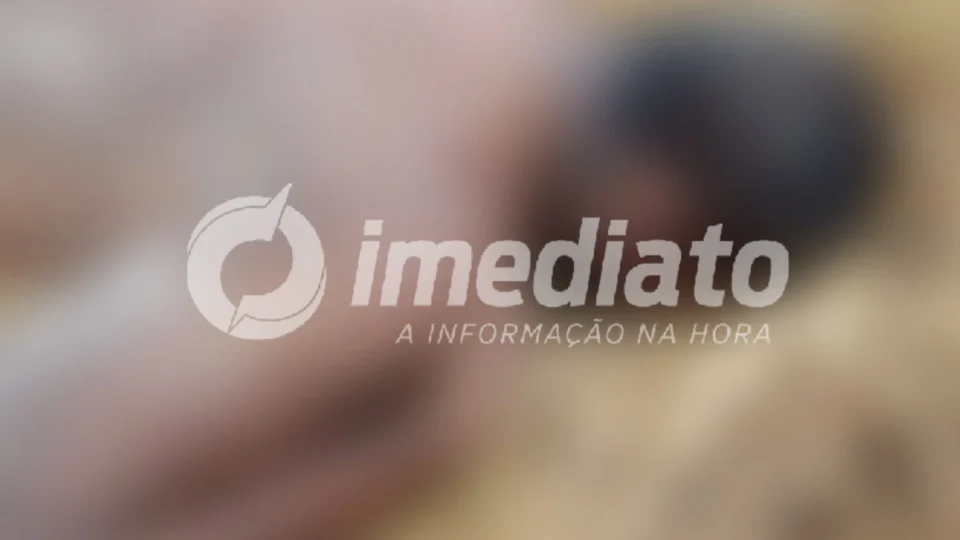 IMAGENS FORTES | Homem é encontrado morto em residencial. Mistério toma conta do caso