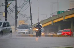 Temporal coloca Manaus em alerta para risco de enxurradas