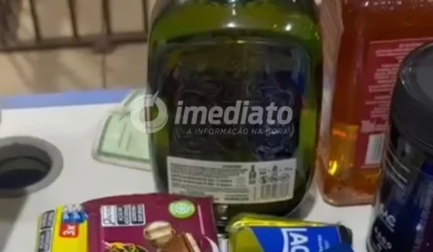 Jovem é preso após furtar uísque, creatina e chocolates de supermercado