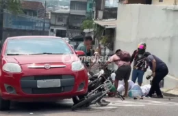 VEJA: motociclista desvia de ciclista e acaba atingido por carro no Dom Pedro