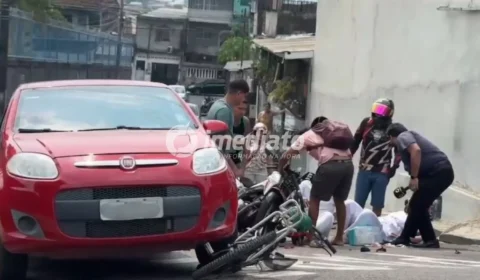 VEJA: motociclista desvia de ciclista e acaba atingido por carro no no Dom Pedro