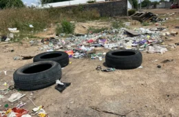 O acúmulo de lixo preocupa moradores do bairro Dr. Silvio Leite na Zona Oeste da Capital