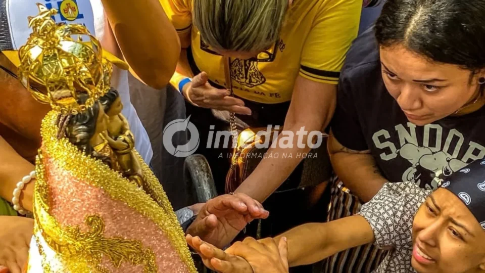 Traslado do Círio: berlinda de Nossa Senhora de Nazaré já percorreu cerca de 19 km