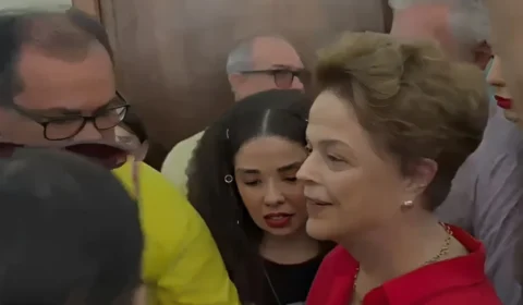 VEJA VÍDEO: Dilma Rousseff vota em Belo Horizonte sob aplausos, vaias e empurra-empurra