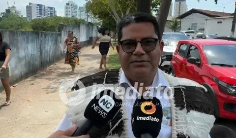 Candidato ao Governo do Amazonas, Isael Munduruku, vota em Manaus e destaca ‘festa da democracia’