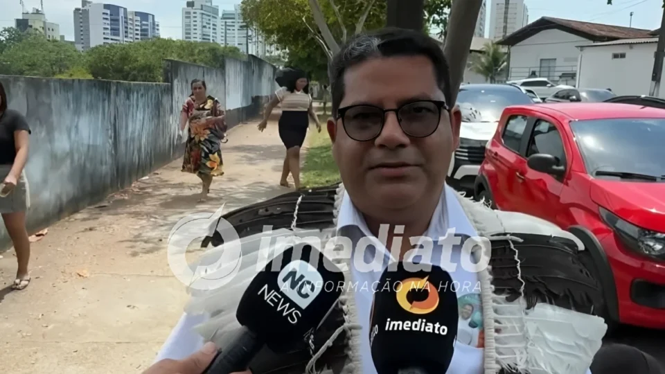 Candidato ao Governo do Amazonas, Isael Munduruku, vota em Manaus e destaca ‘festa da democracia’