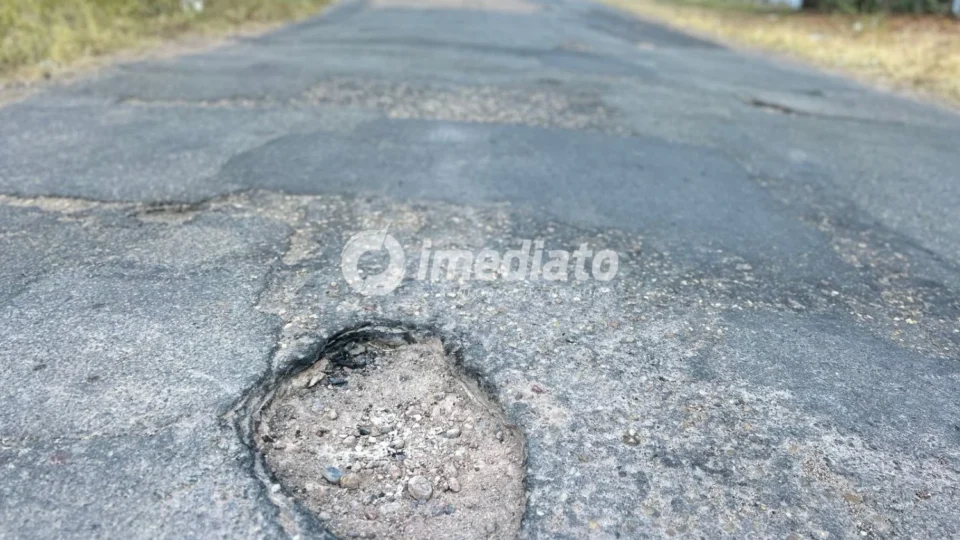 Moradores denunciam abandono de ruas e cobram recapeamento no bairro Mecejana