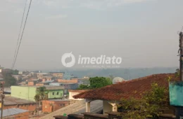 ALERTA EM MANAUS: fumaça intensa encobre a cidade e qualidade do ar chega a nível crítico