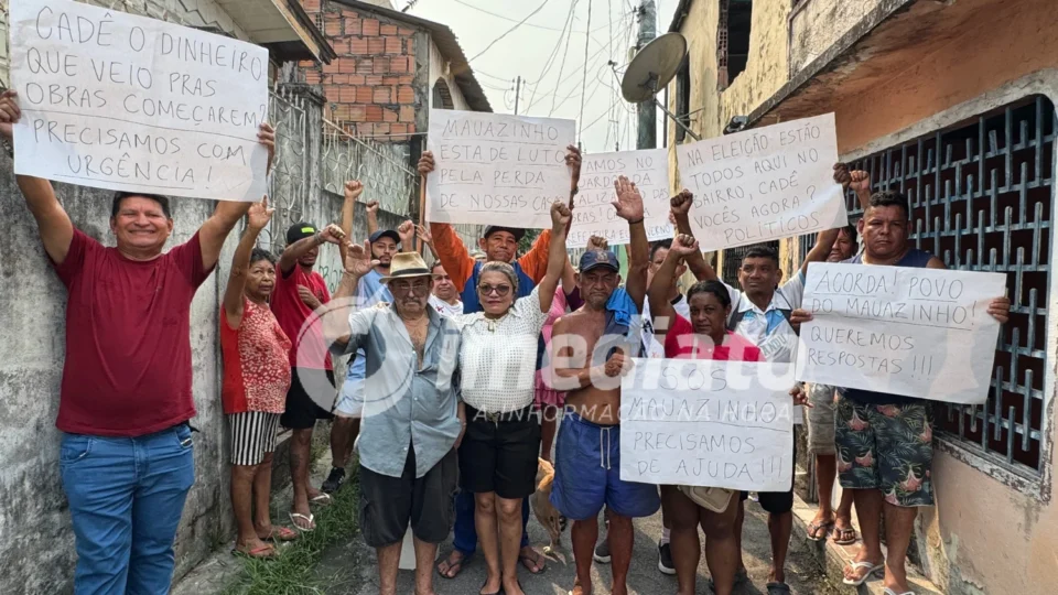 “Estamos há cinco anos pedindo socorro”: moradores protestam contra o risco de desabamento de casas