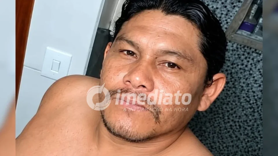 CRIME BÁRBARO: Homem é encontrado morto com facada no peito dentro de casa