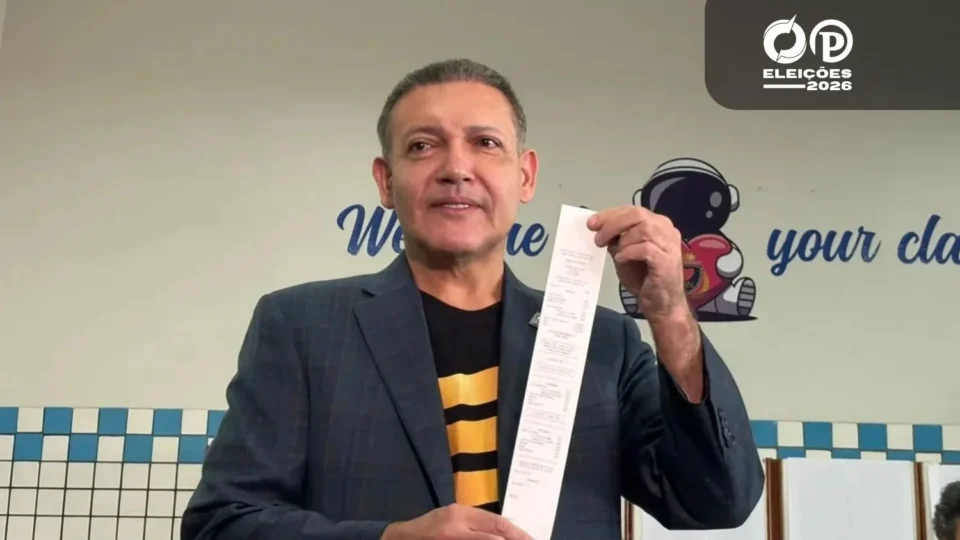 Presidente do TSE, Nunes Marques vota no início do 2º turno das eleições