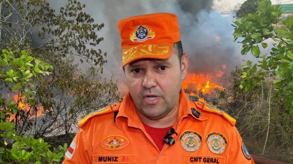 Comandante dos Bombeiros diz que Governo Federal negou aeronaves para combater queimadas na Amazônia