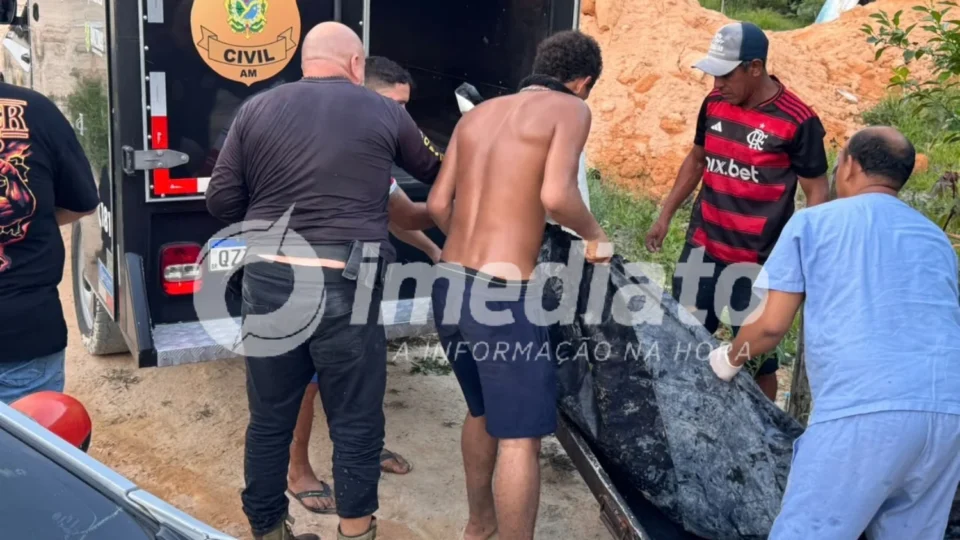 VEJA IMAGENS: Corpo de homem é encontrado amarrado e em decomposição em área de mata no Nova Cidade