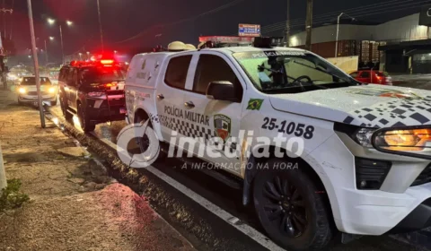 VEJA IMAGENS: Ladrão invade residência e morre após entrar em luta corporal com caseiro em Manaus