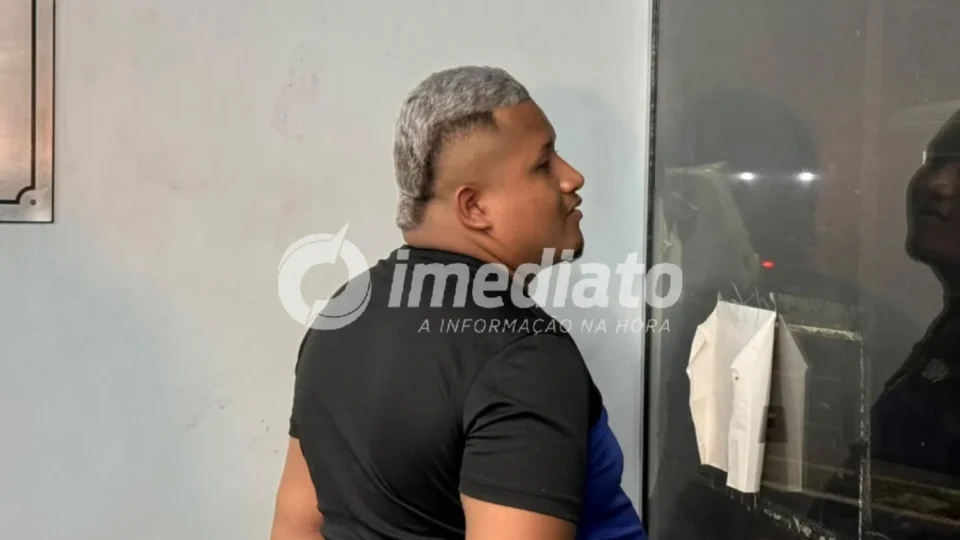 “VOTE OU VAI SE VER COMIGO”: Vulgo ‘Gordinho’ é preso com drogas após ameaçar moradores por votos para presidente