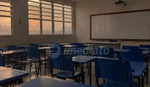 MANAUS SUFOCADA PELA FUMAÇA: poluição suspende aulas em escolas e creches
