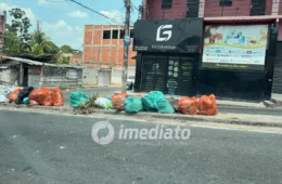 CAOS NA ZONA LESTE: lixo acumula por dias em avenida e comerciantes perdem clientes