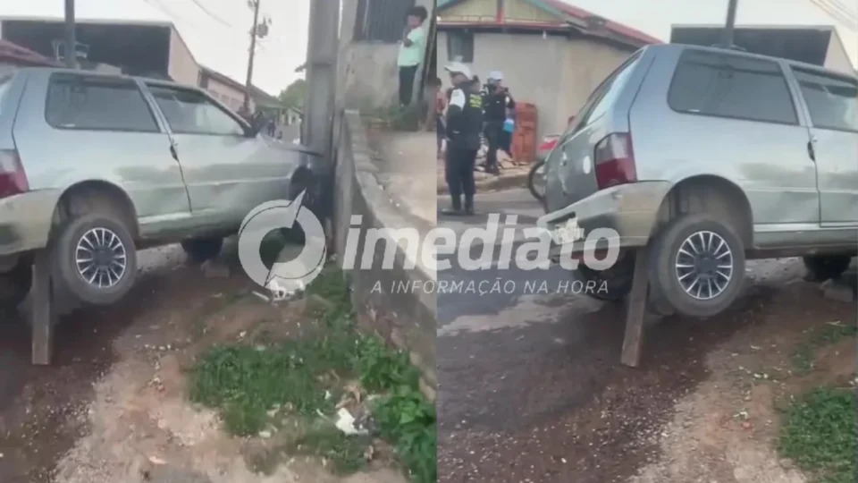 CHOCANTE: Motociclista fica esmagado embaixo de carro e é socorrido em estado grave; VEJA VÍDEO