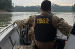 VEJA: Operação inutiliza 72 embarcações e 16 mil litros de diesel usados em garimpo ilegal 