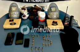 DISFARCE NÃO FUNCIONOU: Dupla é presa com arma e drogas escondidas em bag de entregador