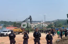 CHORO, BOMBAS E BALAS DE BORRACHA: reintegração termina em caos e desespero no Santa Etelvina