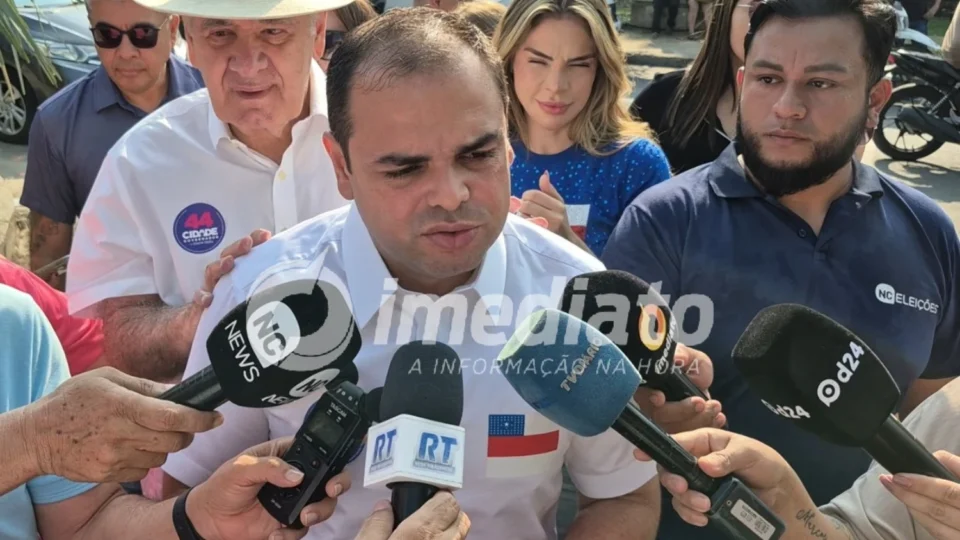 Candidato ao Governo do Estado, Roberto Cidade vota em Manaus e afirma confiança no 2º turno