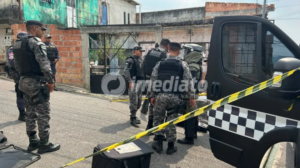 URGENTE: Suposto artefato explosivo é identificado nas proximidades de escola no Novo Aleixo