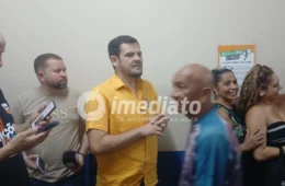Prefeito Renato Júnior vota em Manaus e pede que eleitores escolham governantes pela própria consciência