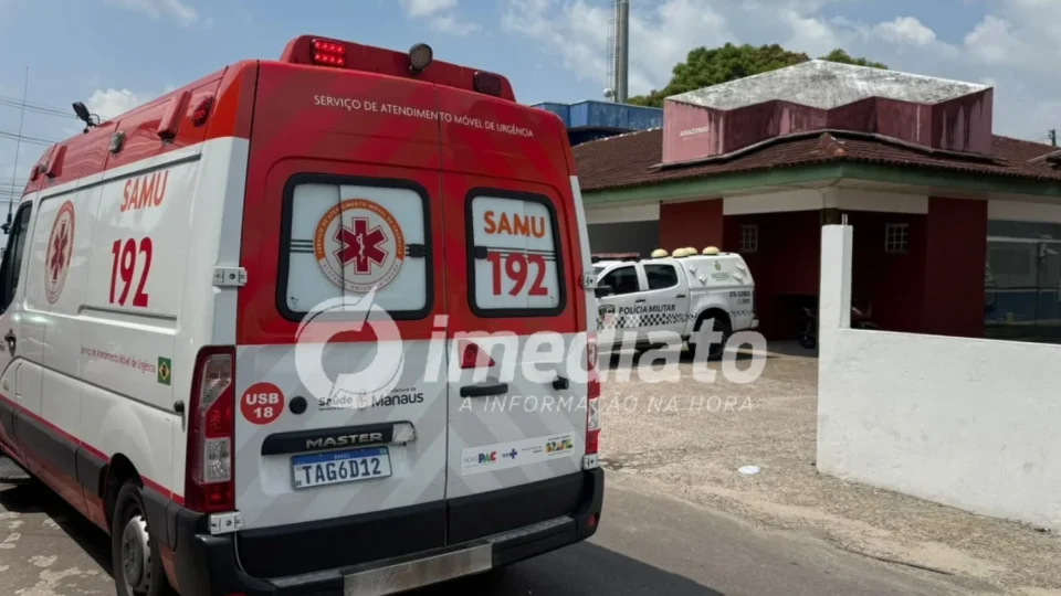 VEJA IMAGENS: Homem fica gravemente ferido após ser atacado pela esposa com facão durante briga