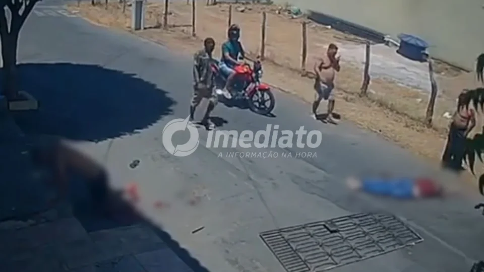 IMAGENS CHOCANTES: filho ataca o próprio pai com faca e acaba baleado por policial militar