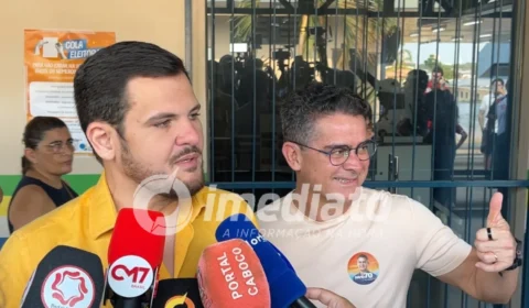 Prefeito Renato Júnior vota em Manaus e pede que eleitores escolham governantes pela própria consciência